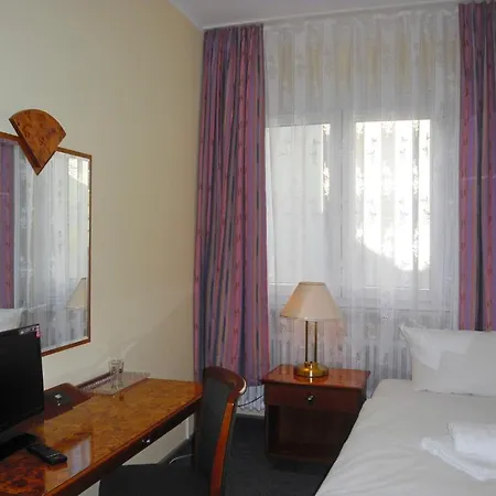 Amadeus 2* ברלין