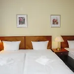 Amadeus Otel 2*