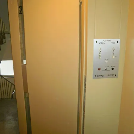 Amadeus 2* Berlín