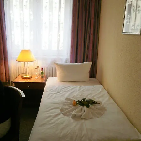 Amadeus 2* Berlín
