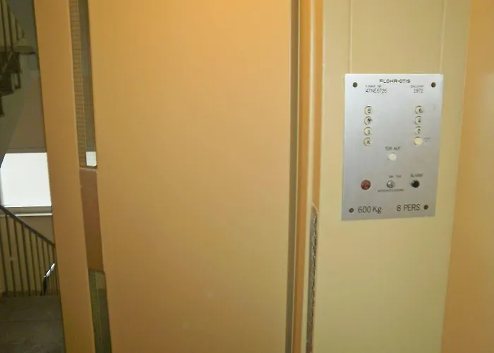 Amadeus 2* برلين