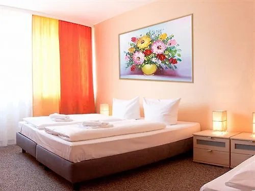 Amadeus 2* برلين