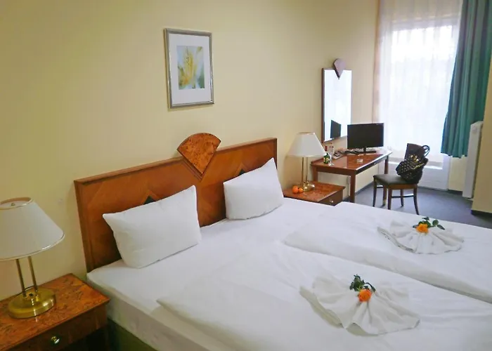 Amadeus 2* برلين