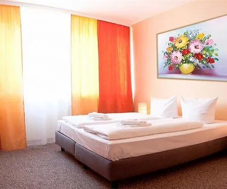 Amadeus Hotel 2*